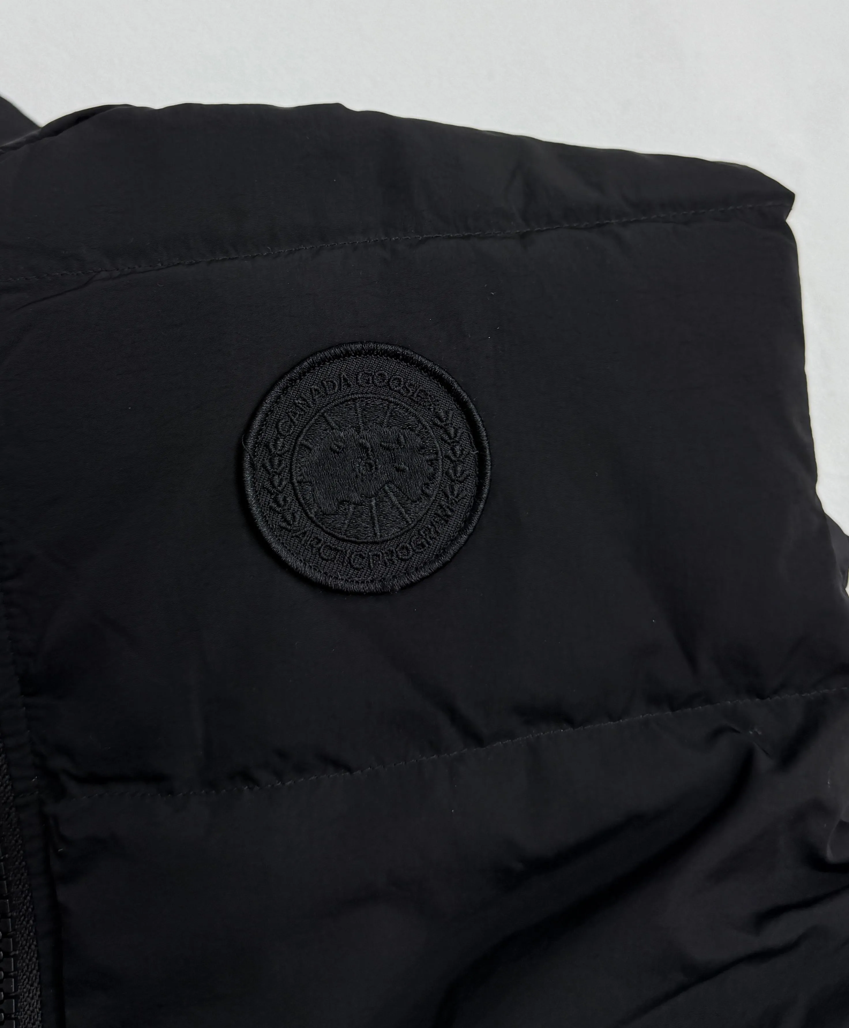 P710 Canada Goose Canada Goose Crofton Series Black Label Lightweight Down Vest S/M/L/XL